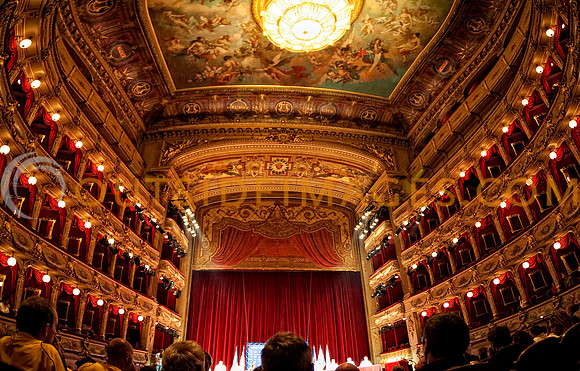 PressconPanorama1
