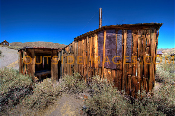 houseandouthouse