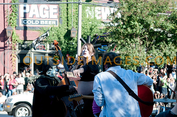 © WWW.OUTSIDEIMAGES.COM